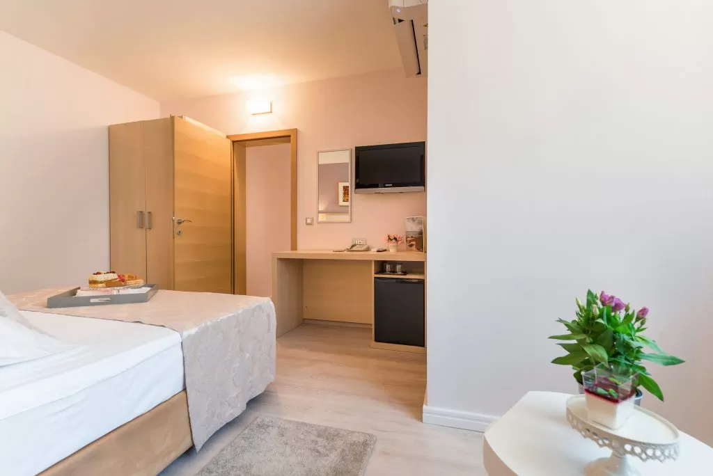 Hotel-Maritimo-Soba-5-6-of-21-1024x684