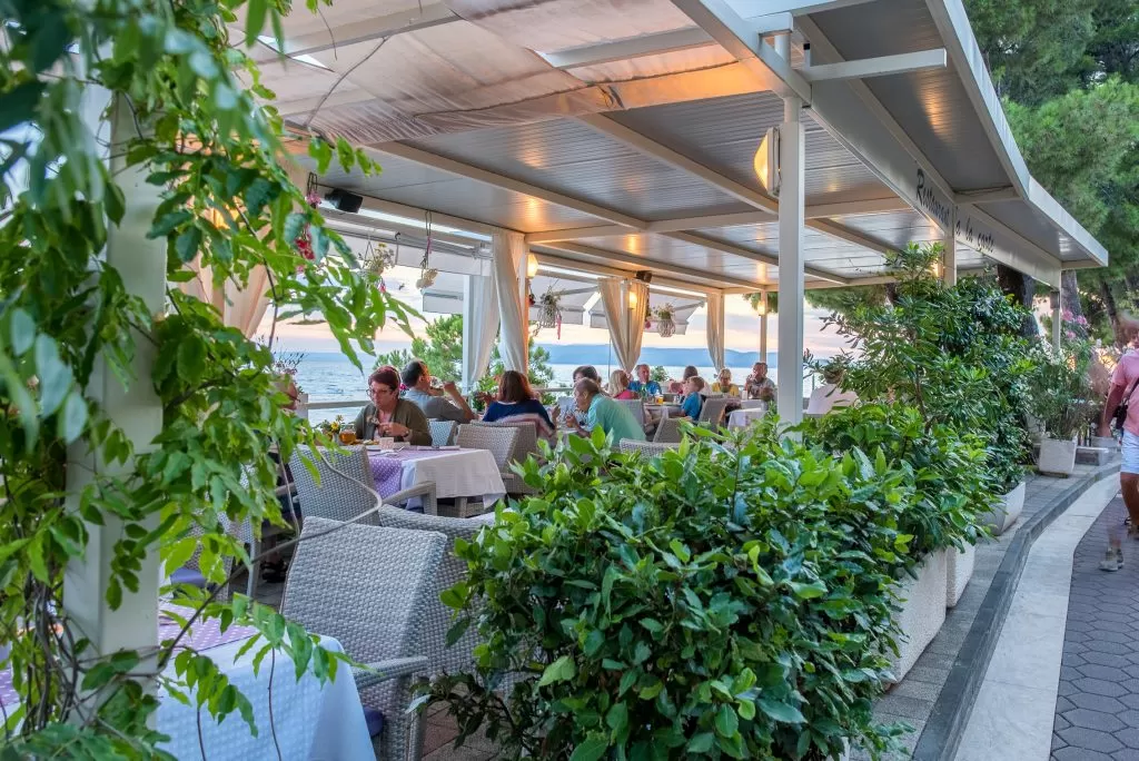 Hotel-Maritimo-restoran-141-of-162-1024x684