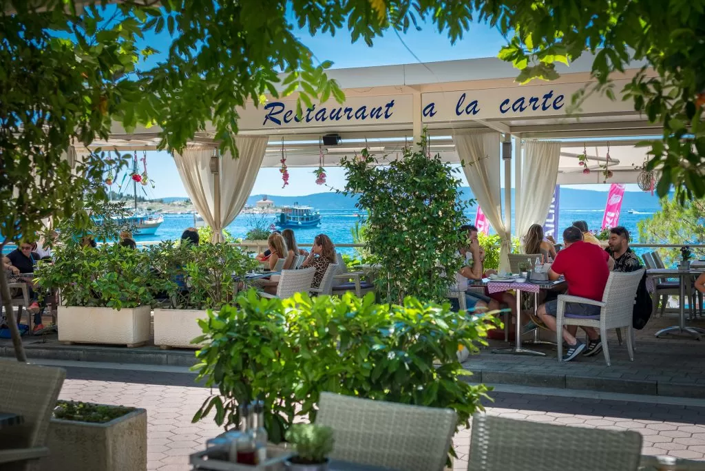 Hotel-Maritimo-restoran-2-of-162-1024x684