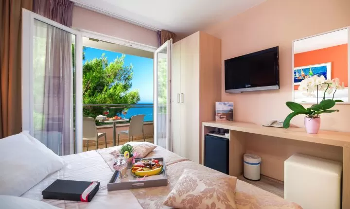 Hotel-Maritimo-Soba-2-1-of-14-720x430